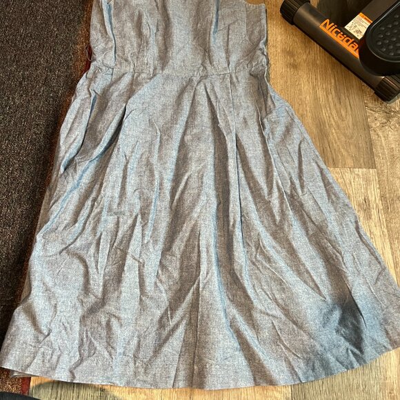 LL BEAN Signature Chambray Dress size 8 - Picture 2 of 9